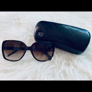 [SOLD] Chanel Sunnies